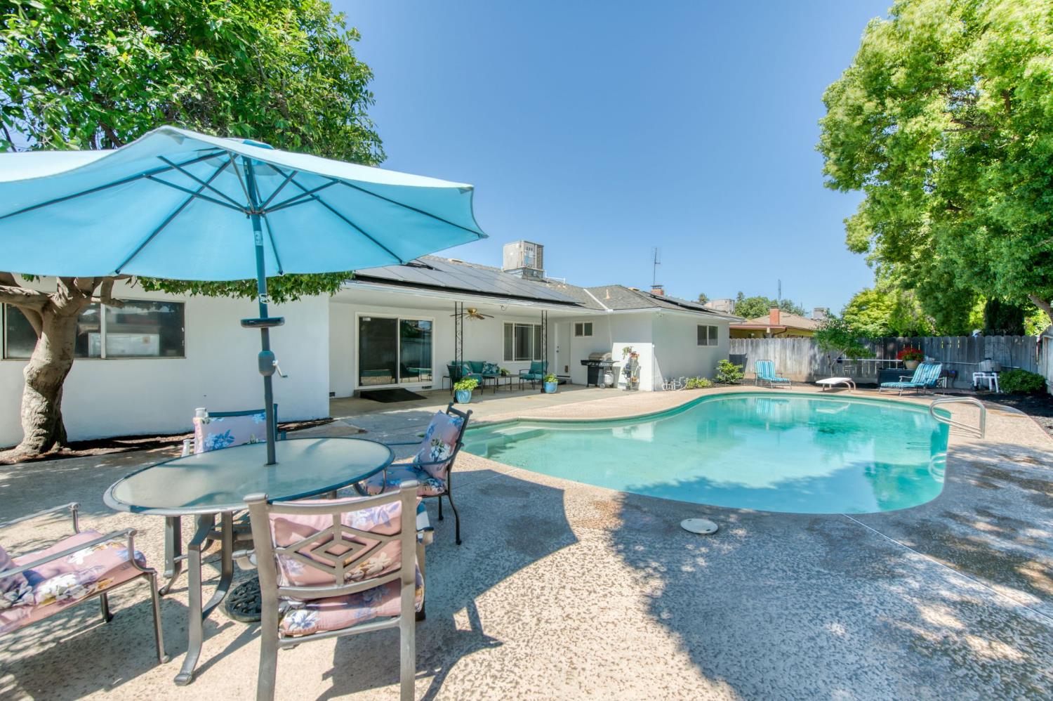 6228 N Millbrook Ave, Fresno, CA 93710