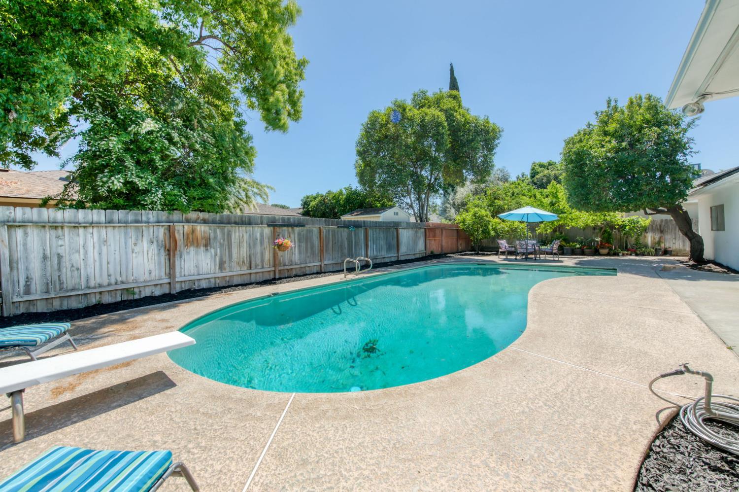 6228 N Millbrook Ave, Fresno, CA 93710