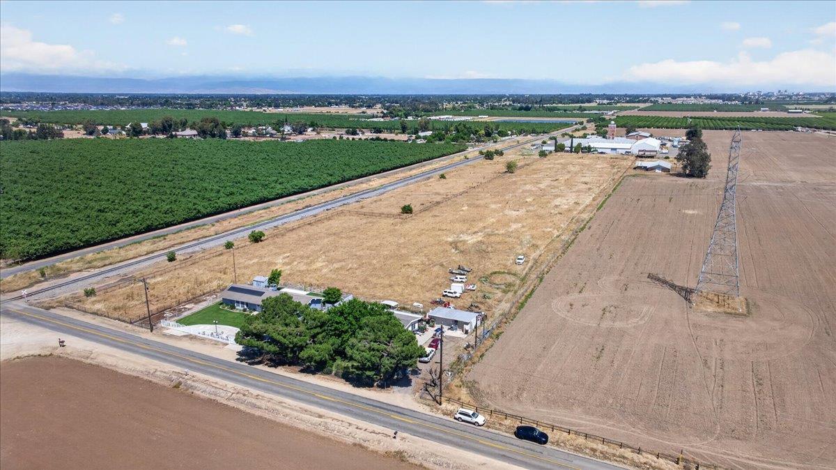 704 N Hayes Ave, Fresno, CA 93723