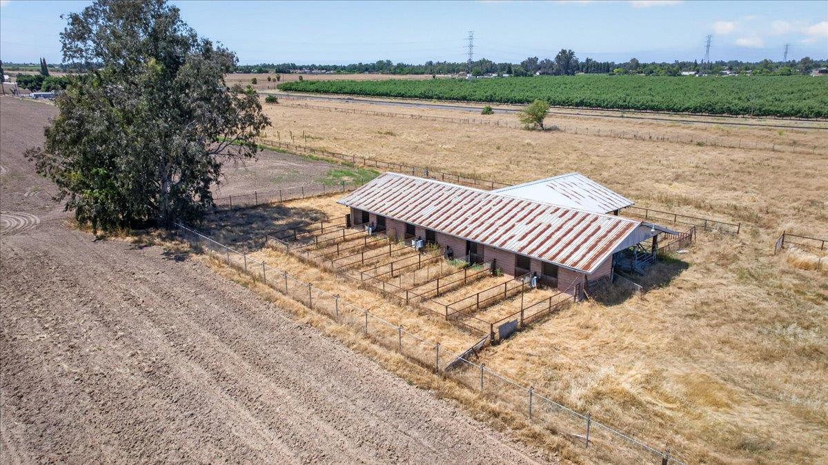 704 N Hayes Ave, Fresno, CA 93723