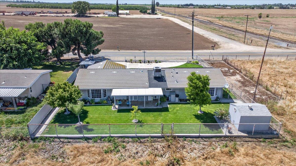 704 N Hayes Ave, Fresno, CA 93723