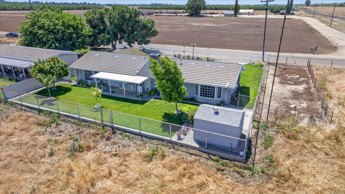 704 N Hayes Ave, Fresno, CA 93723