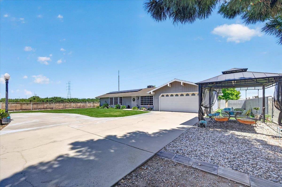 704 N Hayes Ave, Fresno, CA 93723