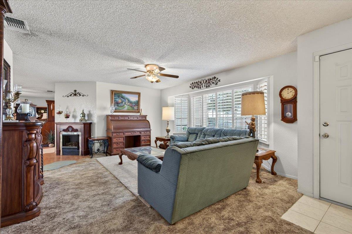 704 N Hayes Ave, Fresno, CA 93723