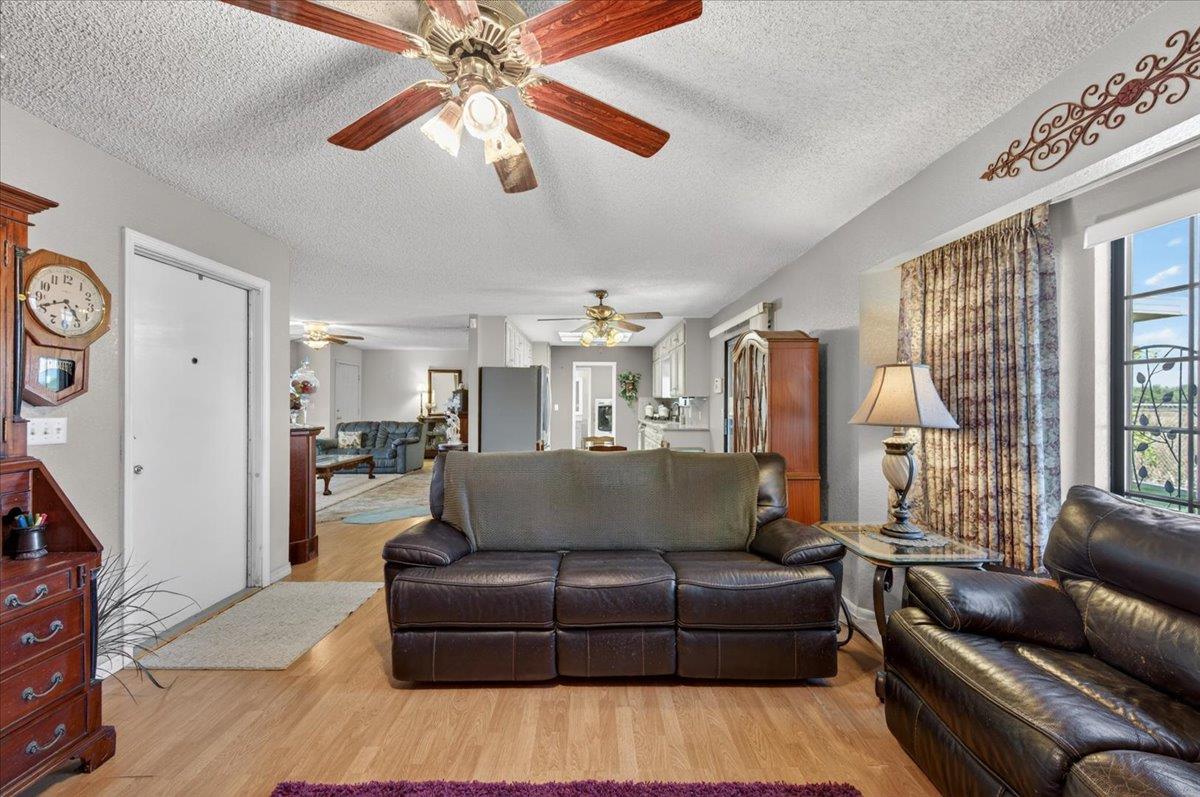 704 N Hayes Ave, Fresno, CA 93723