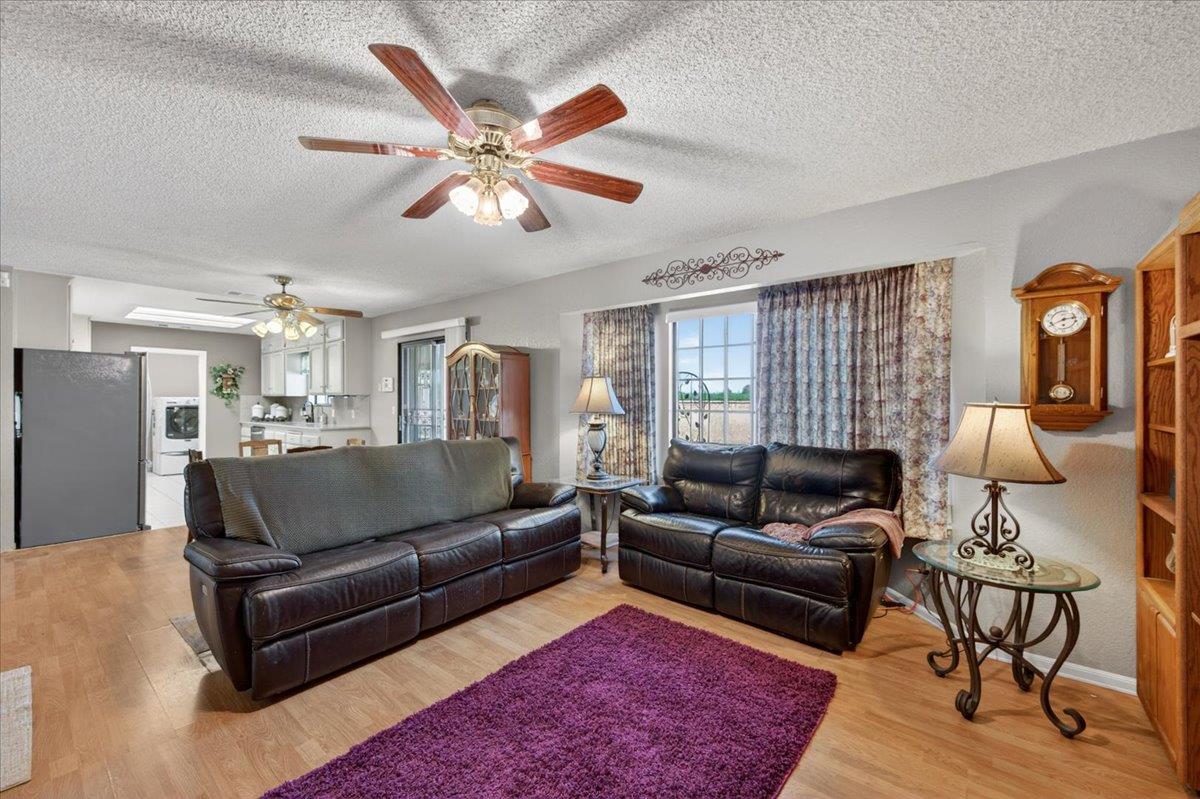 704 N Hayes Ave, Fresno, CA 93723
