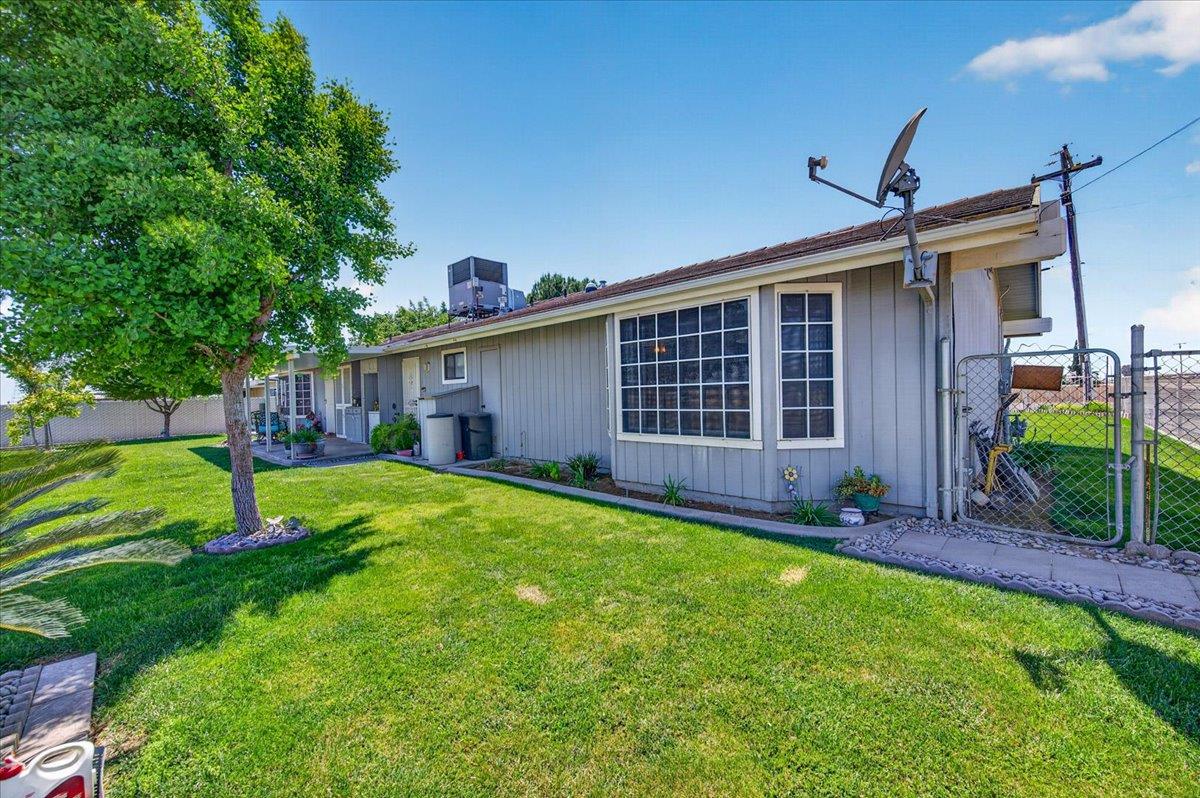 704 N Hayes Ave, Fresno, CA 93723