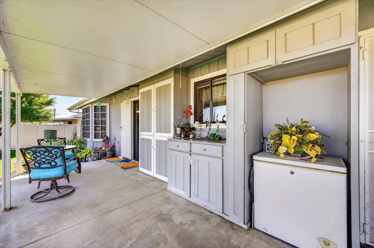 704 N Hayes Ave, Fresno, CA 93723