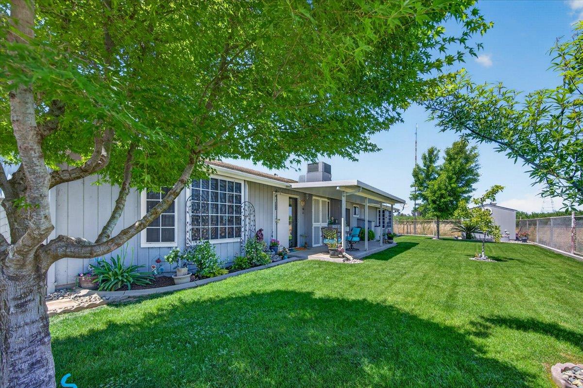 704 N Hayes Ave, Fresno, CA 93723