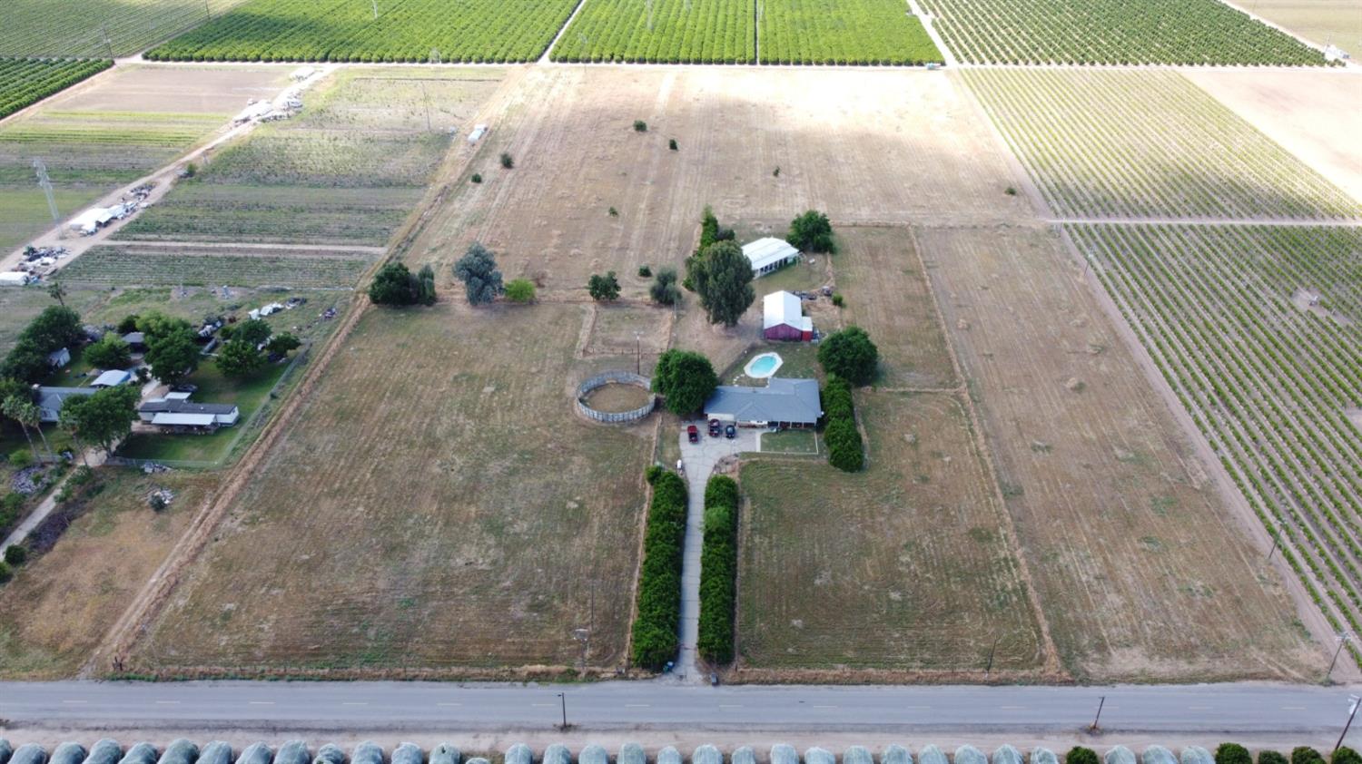 1389 S Highland Ave, Sanger, CA 93657