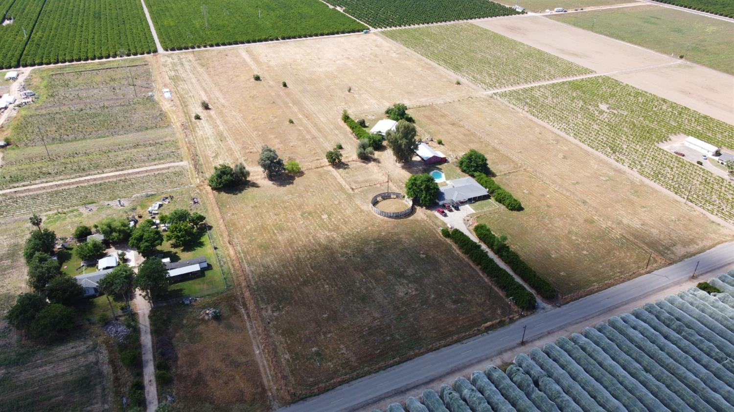 1389 S Highland Ave, Sanger, CA 93657