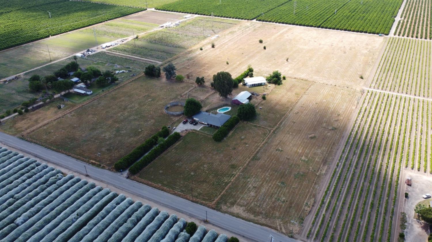 1389 S Highland Ave, Sanger, CA 93657