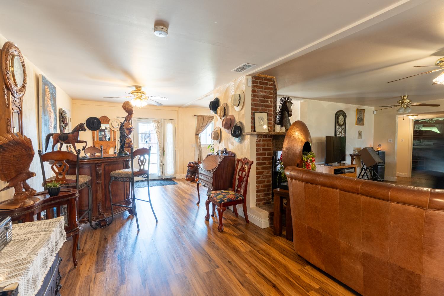 1389 S Highland Ave, Sanger, CA 93657