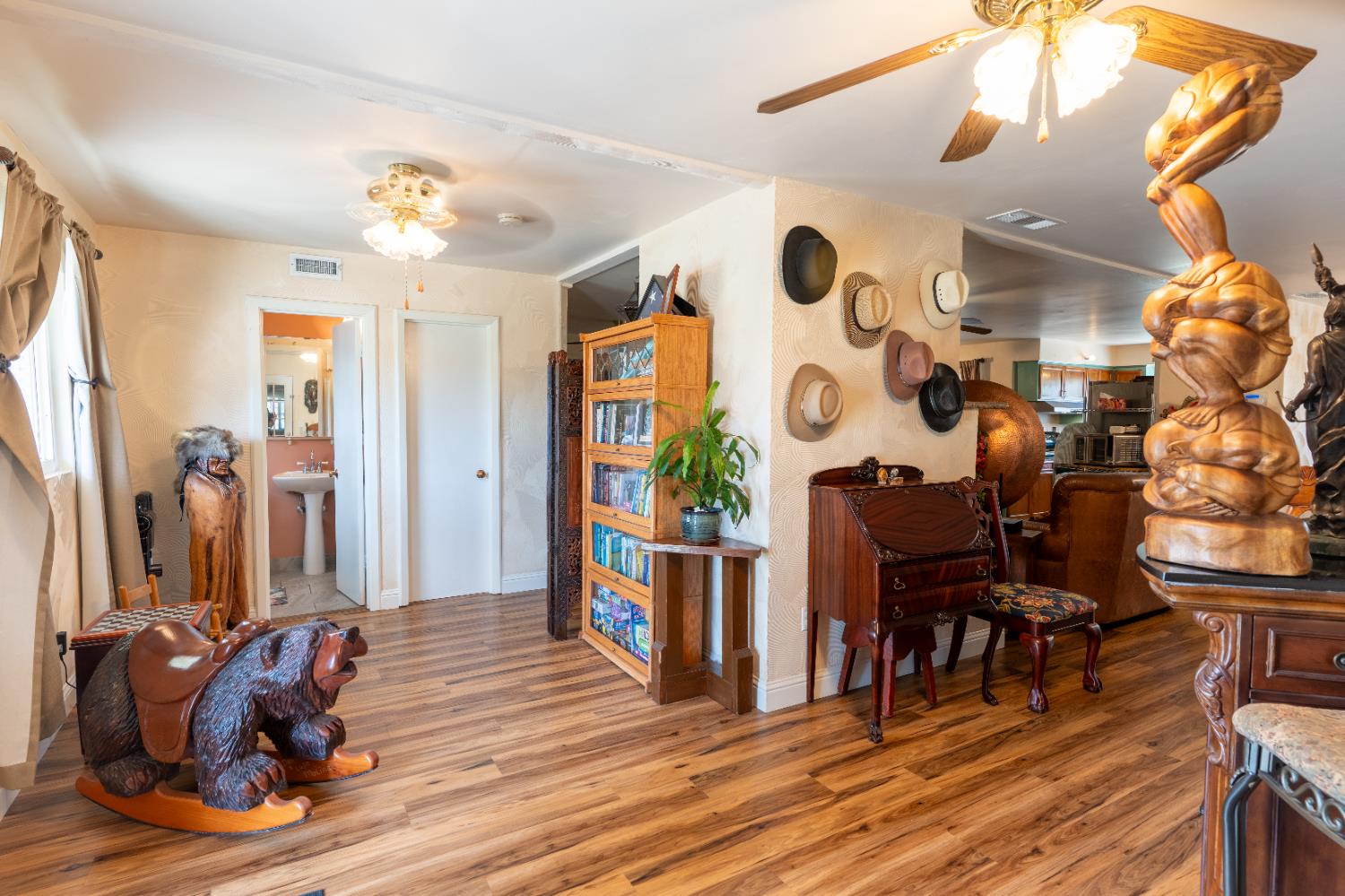 1389 S Highland Ave, Sanger, CA 93657