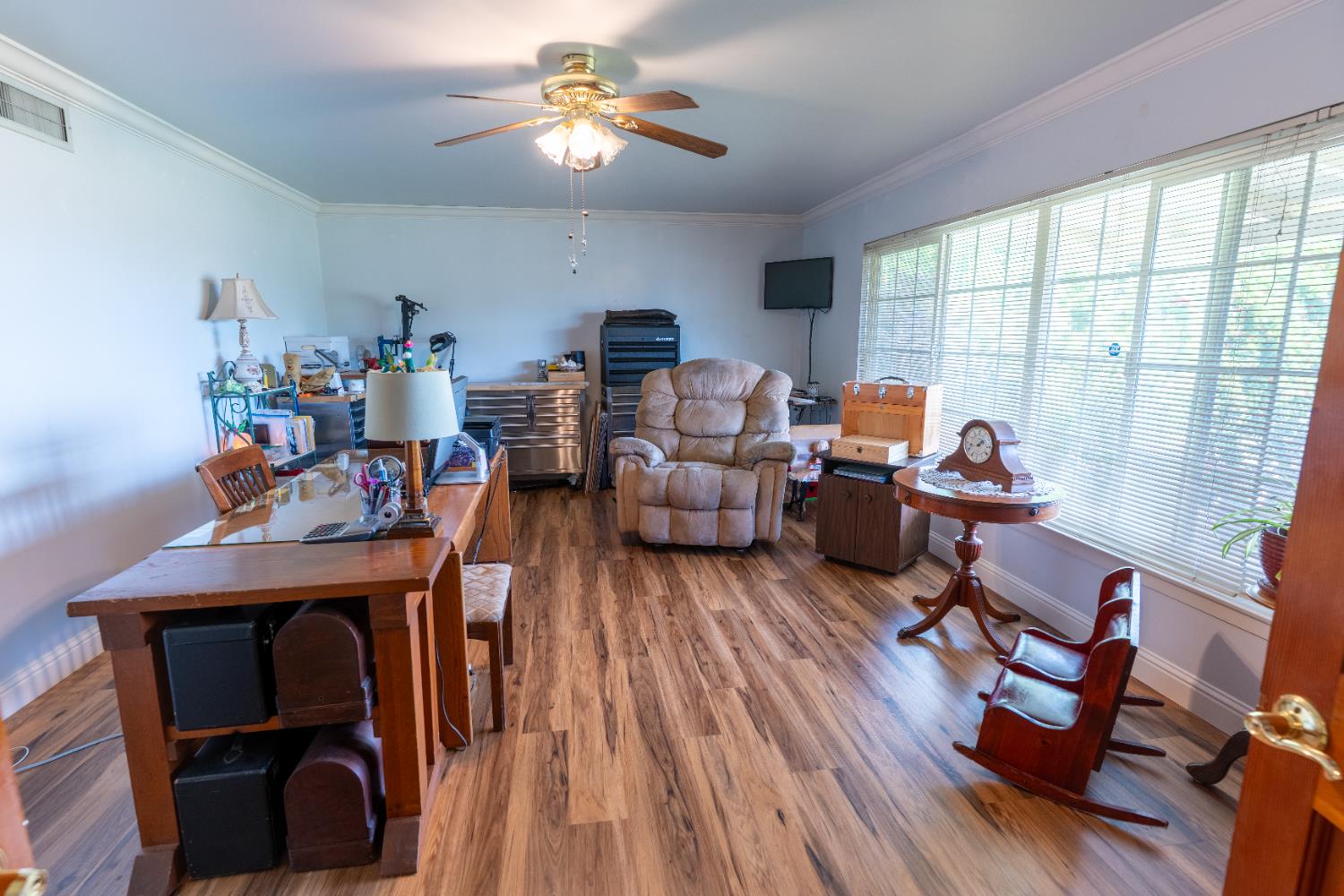 1389 S Highland Ave, Sanger, CA 93657