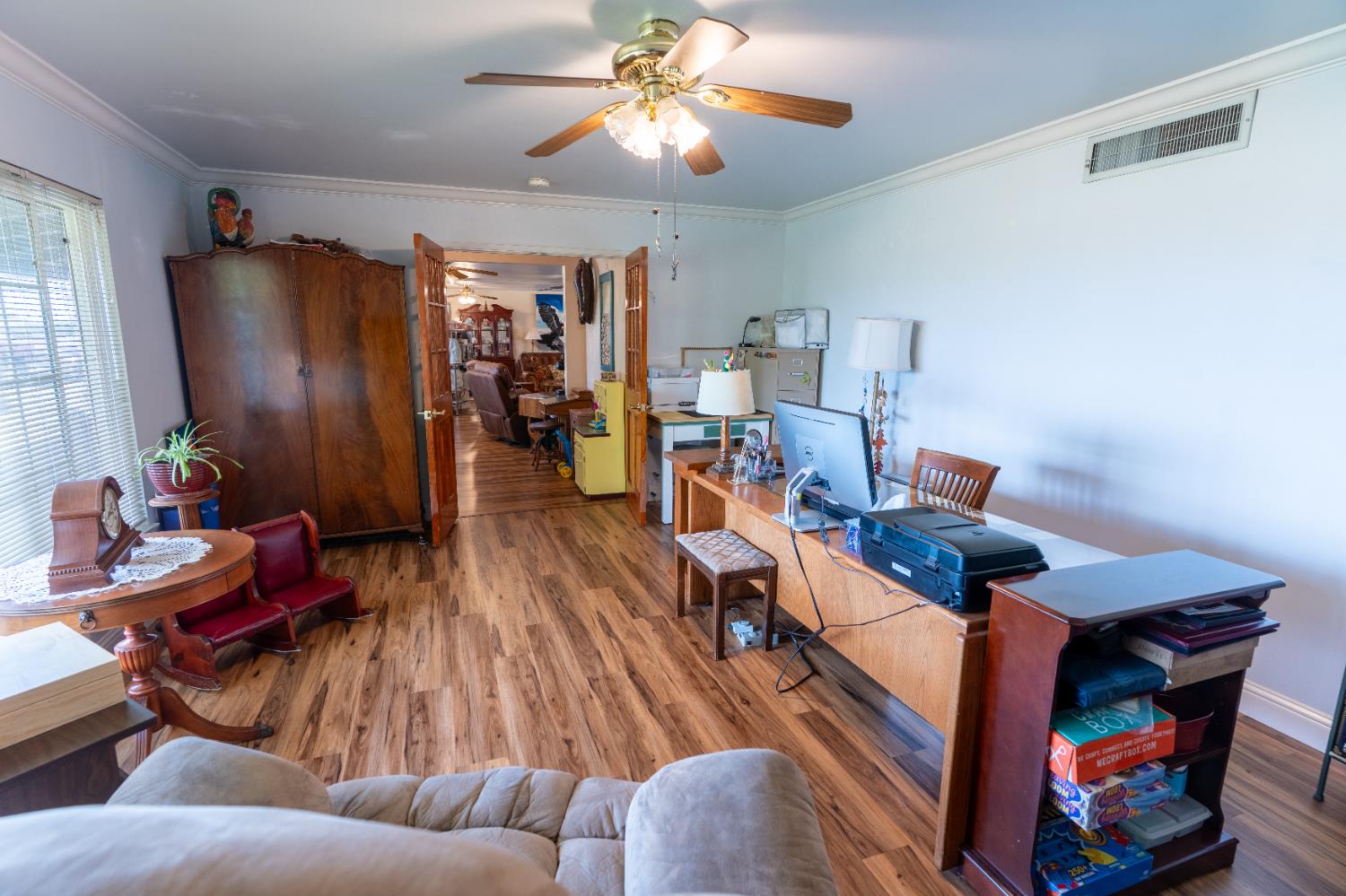 1389 S Highland Ave, Sanger, CA 93657