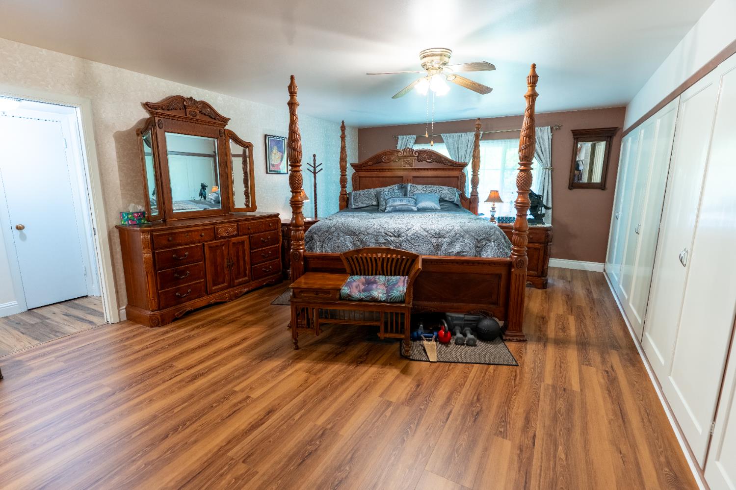 1389 S Highland Ave, Sanger, CA 93657