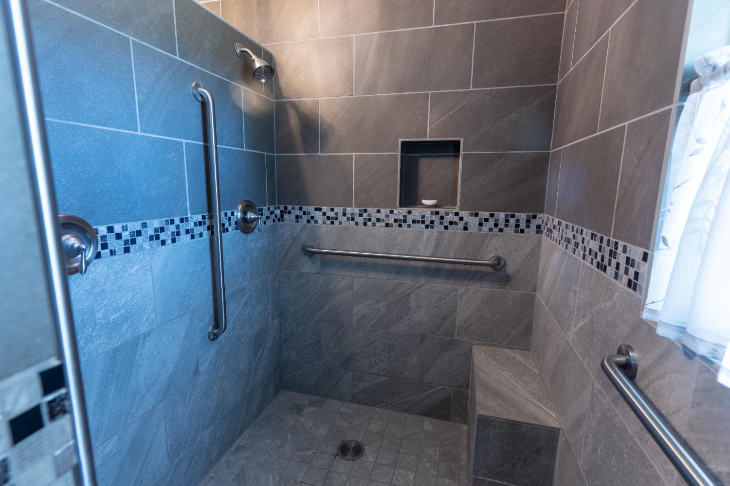 1389 S Highland Ave, Sanger, CA 93657