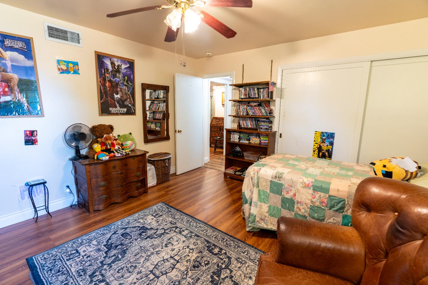 1389 S Highland Ave, Sanger, CA 93657