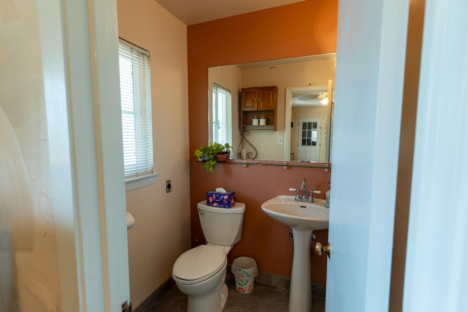 1389 S Highland Ave, Sanger, CA 93657