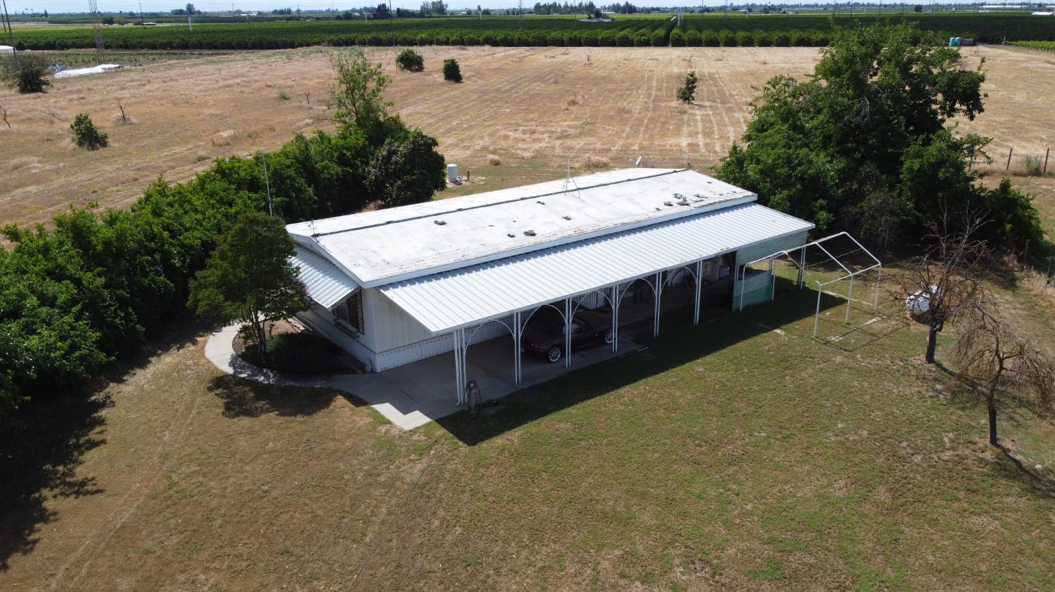 1389 S Highland Ave, Sanger, CA 93657