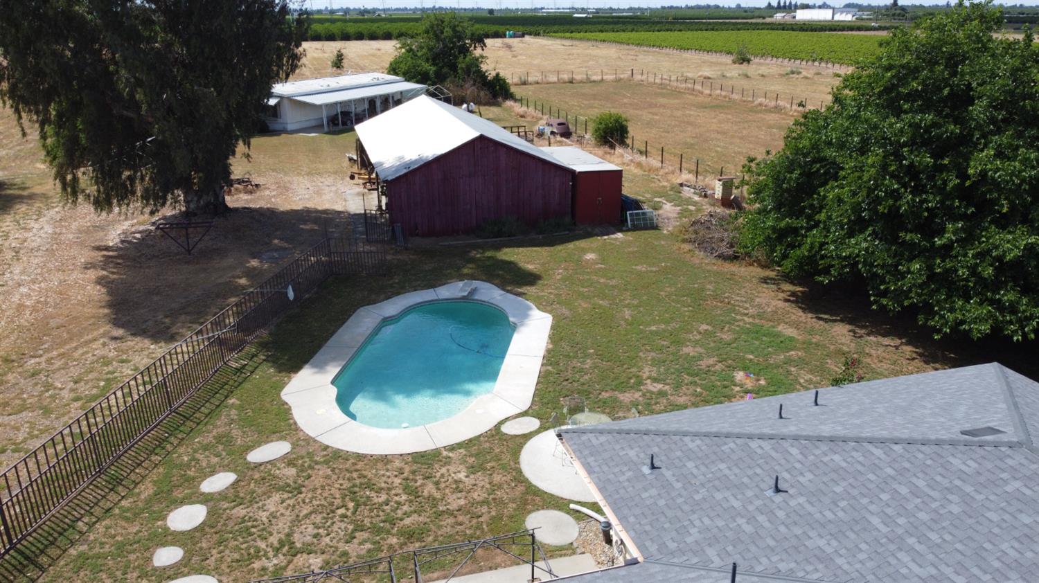 1389 S Highland Ave, Sanger, CA 93657