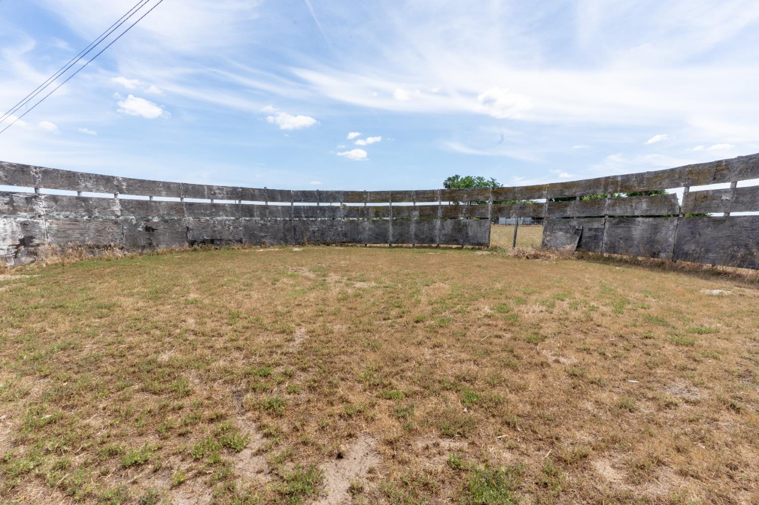 1389 S Highland Ave, Sanger, CA 93657