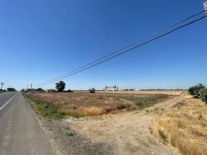 12792 10th Ave, Hanford, CA 93230