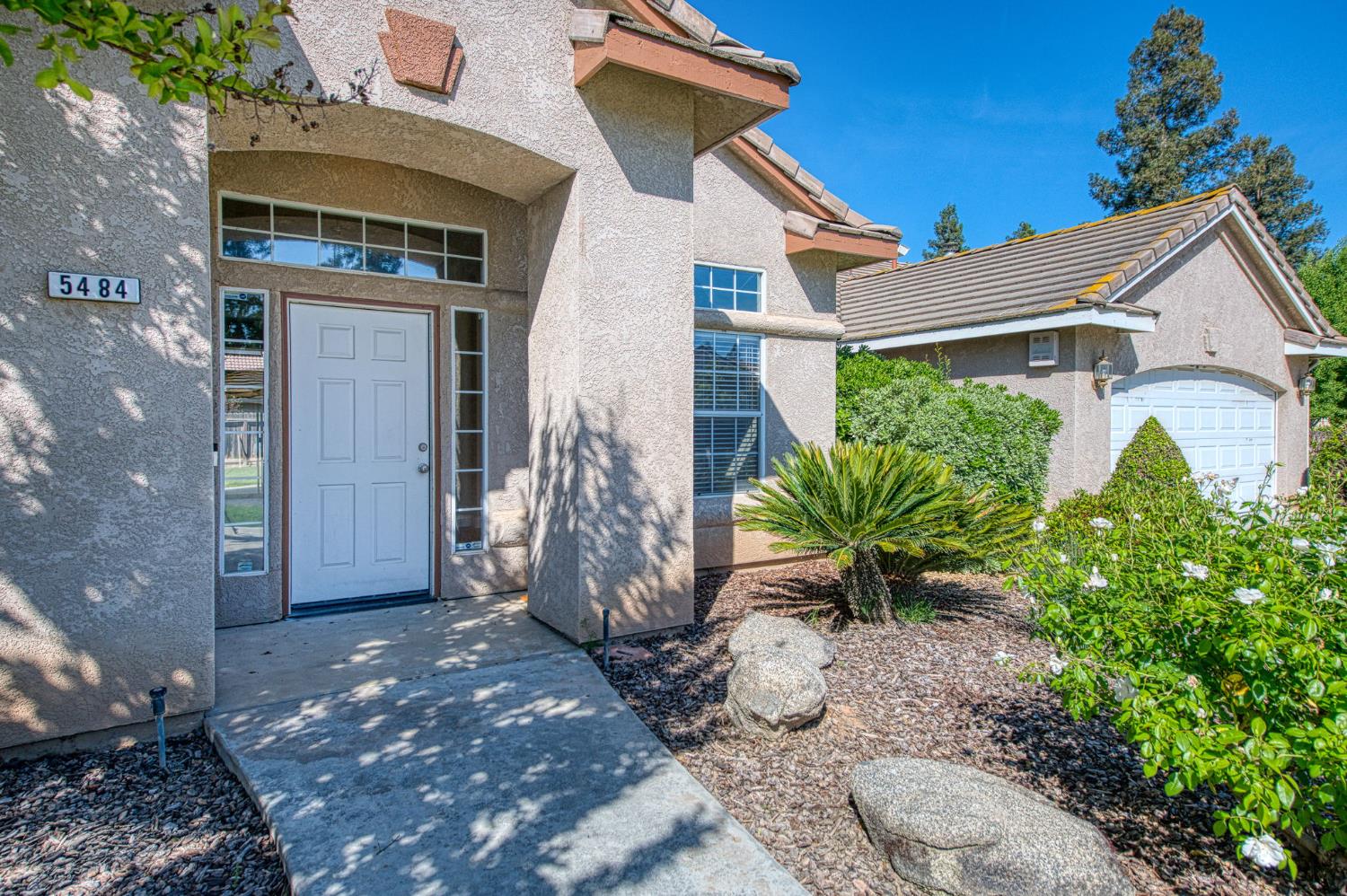 5484 El Paso, Fresno, CA 93722