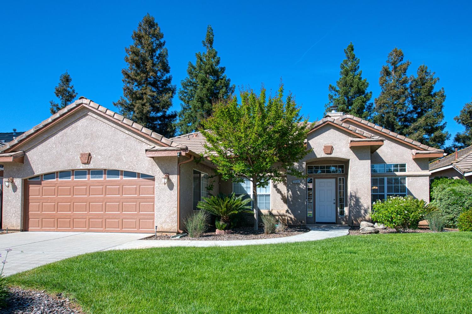 5484 El Paso, Fresno, CA 93722