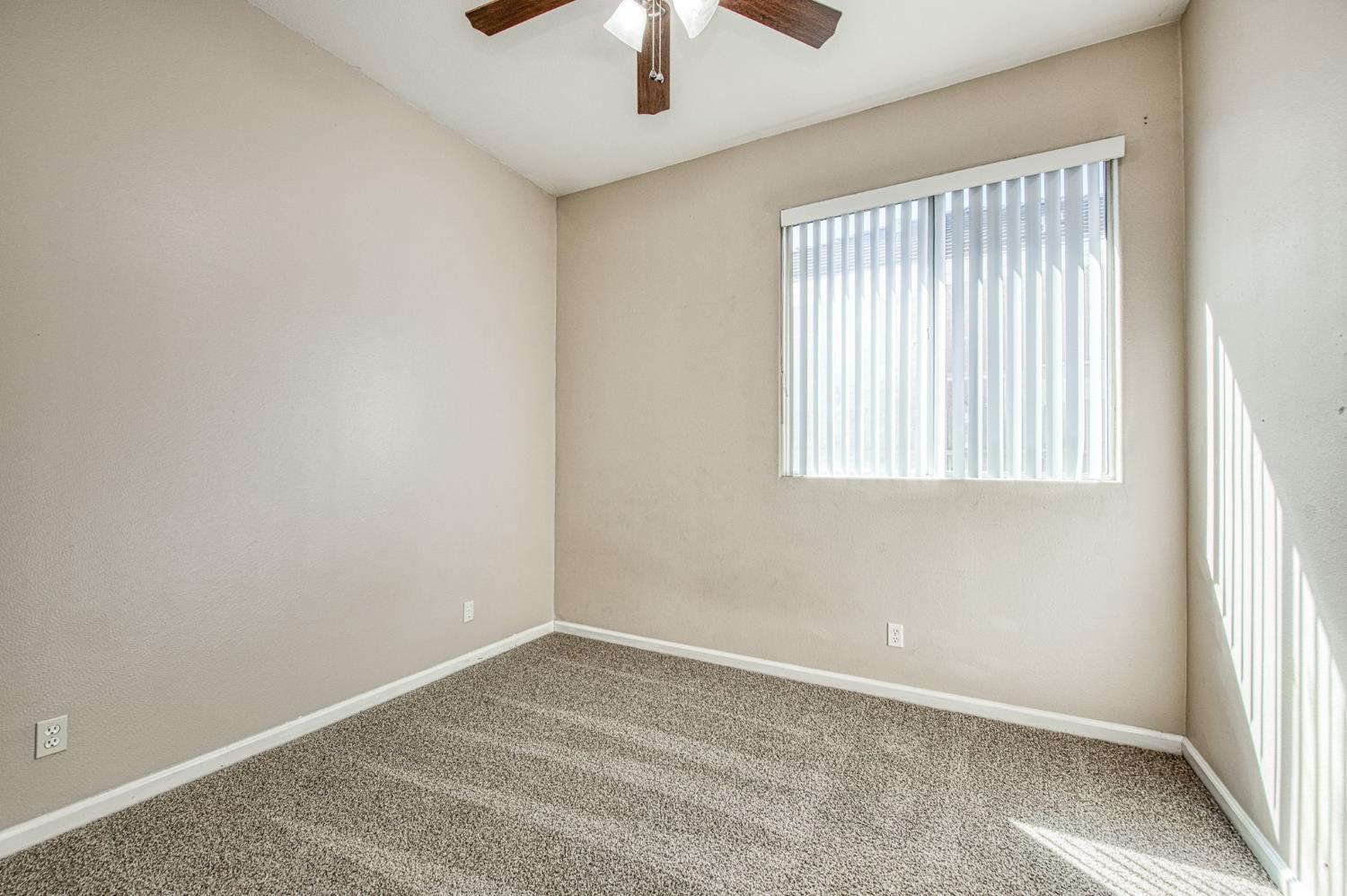 5484 El Paso, Fresno, CA 93722