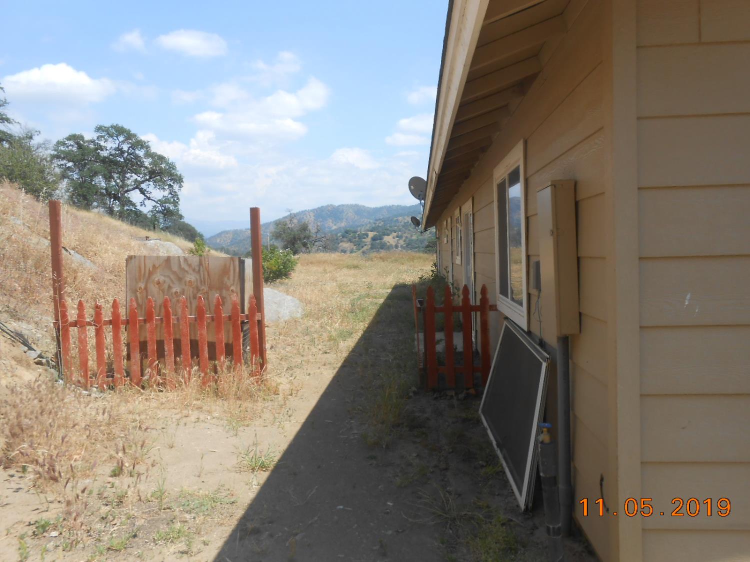 1773 Erwin Ln, Yokuts Valley, CA 93675