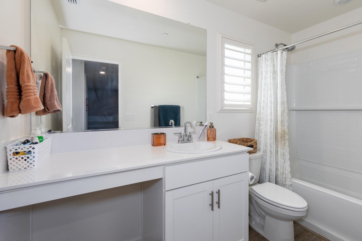 1451 W Ryan Ave, Fowler, CA 93625