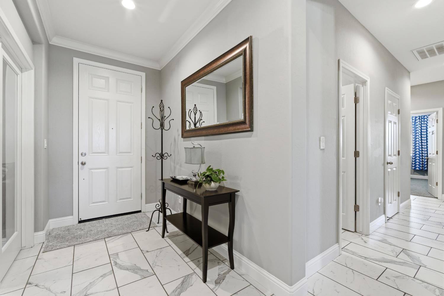 835 S Bliss Ave, Fresno, CA 93727