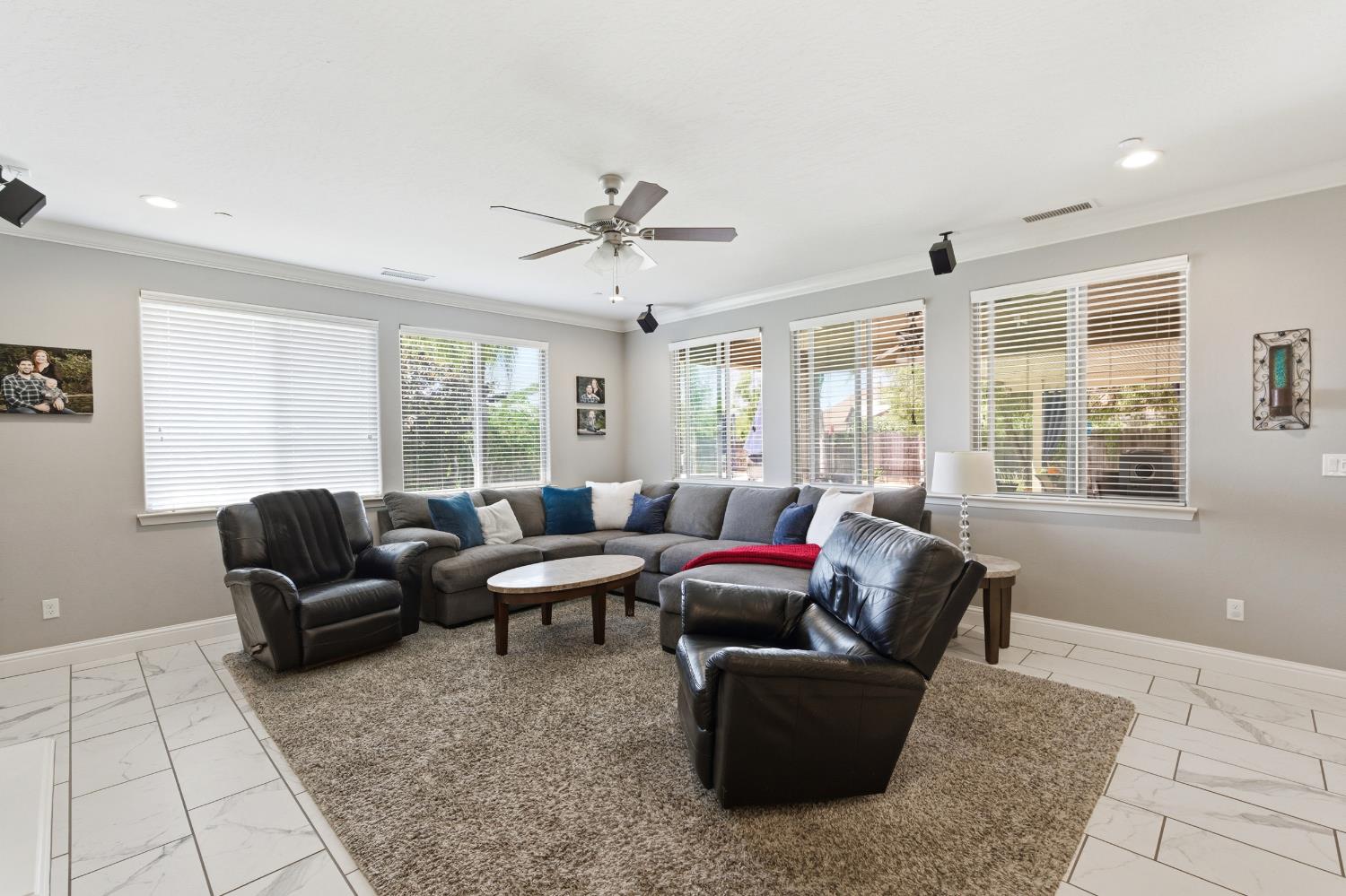 835 S Bliss Ave, Fresno, CA 93727