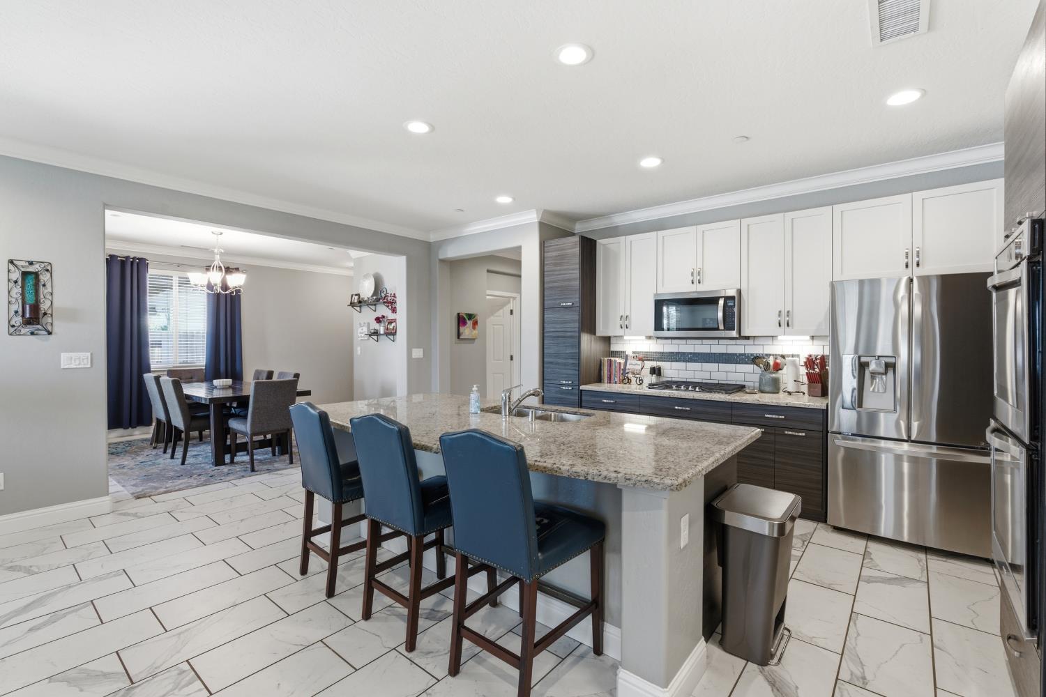 835 S Bliss Ave, Fresno, CA 93727