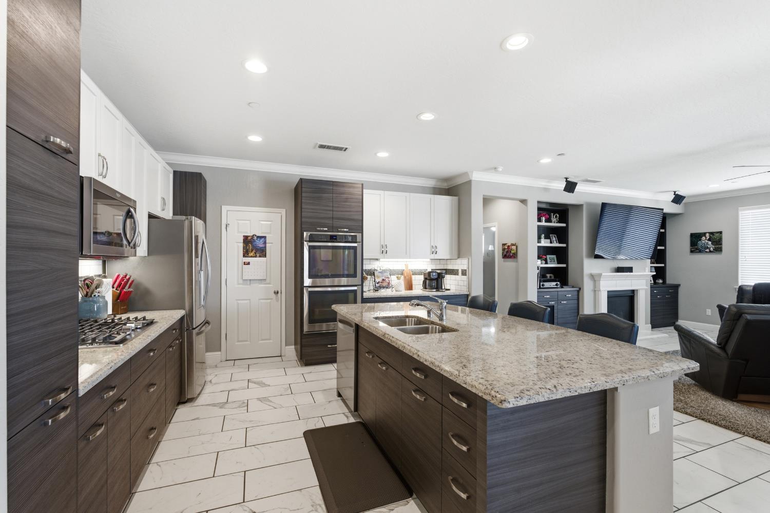 835 S Bliss Ave, Fresno, CA 93727