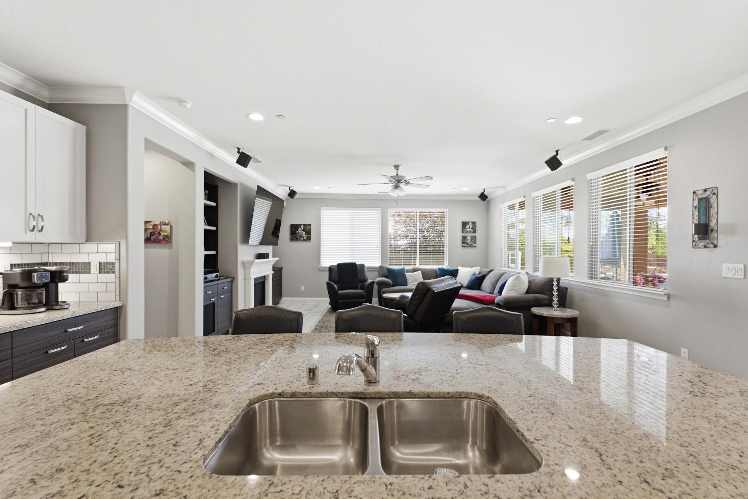 835 S Bliss Ave, Fresno, CA 93727