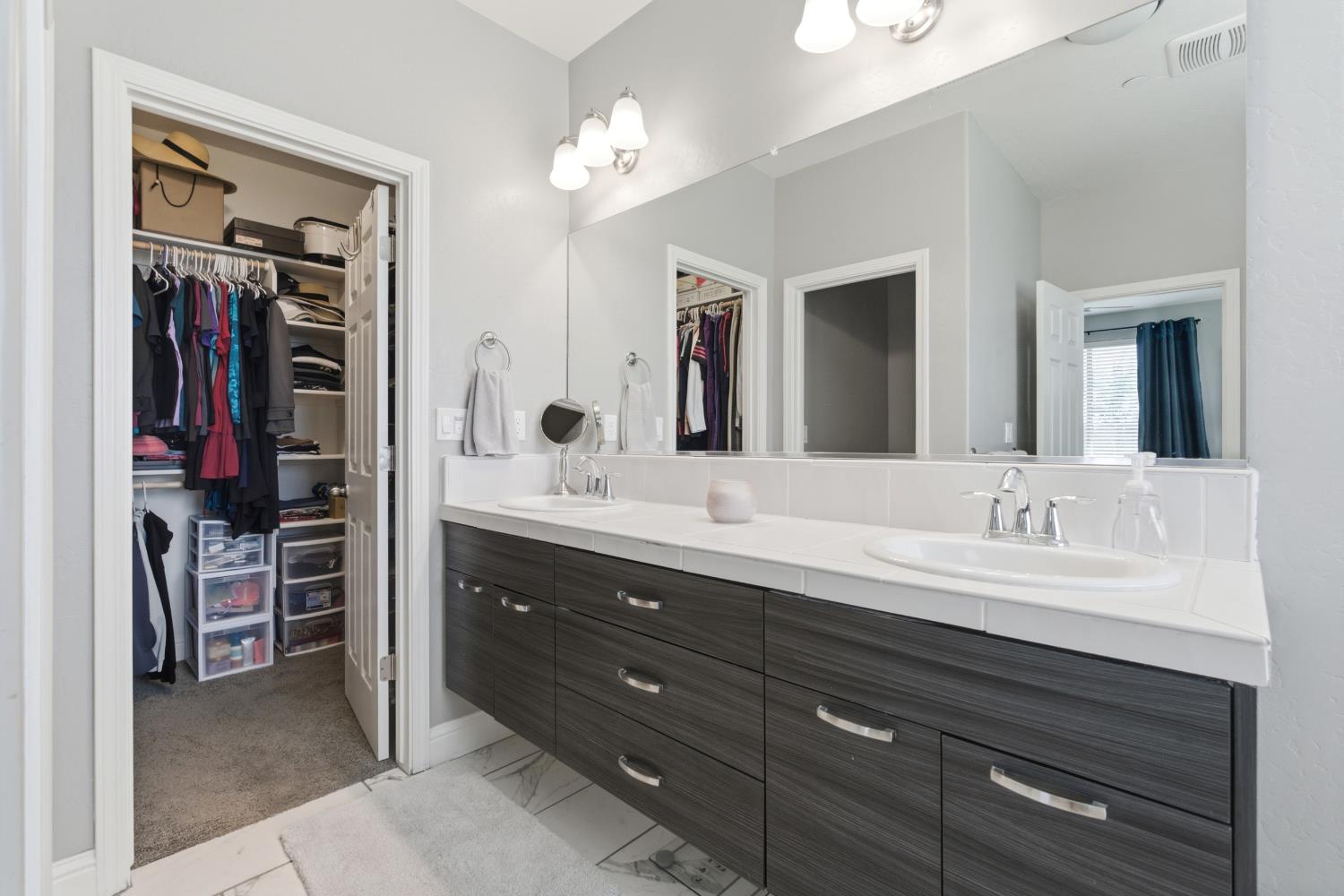 835 S Bliss Ave, Fresno, CA 93727