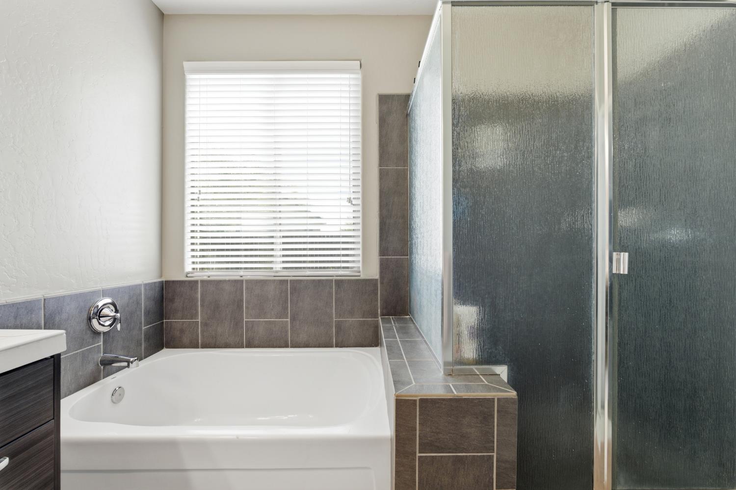 835 S Bliss Ave, Fresno, CA 93727