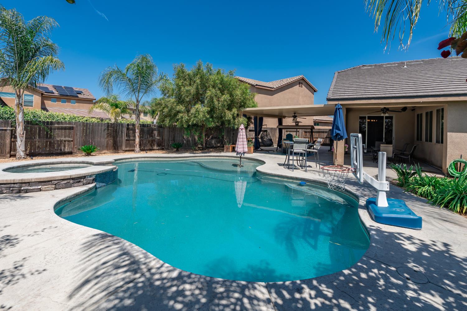 835 S Bliss Ave, Fresno, CA 93727