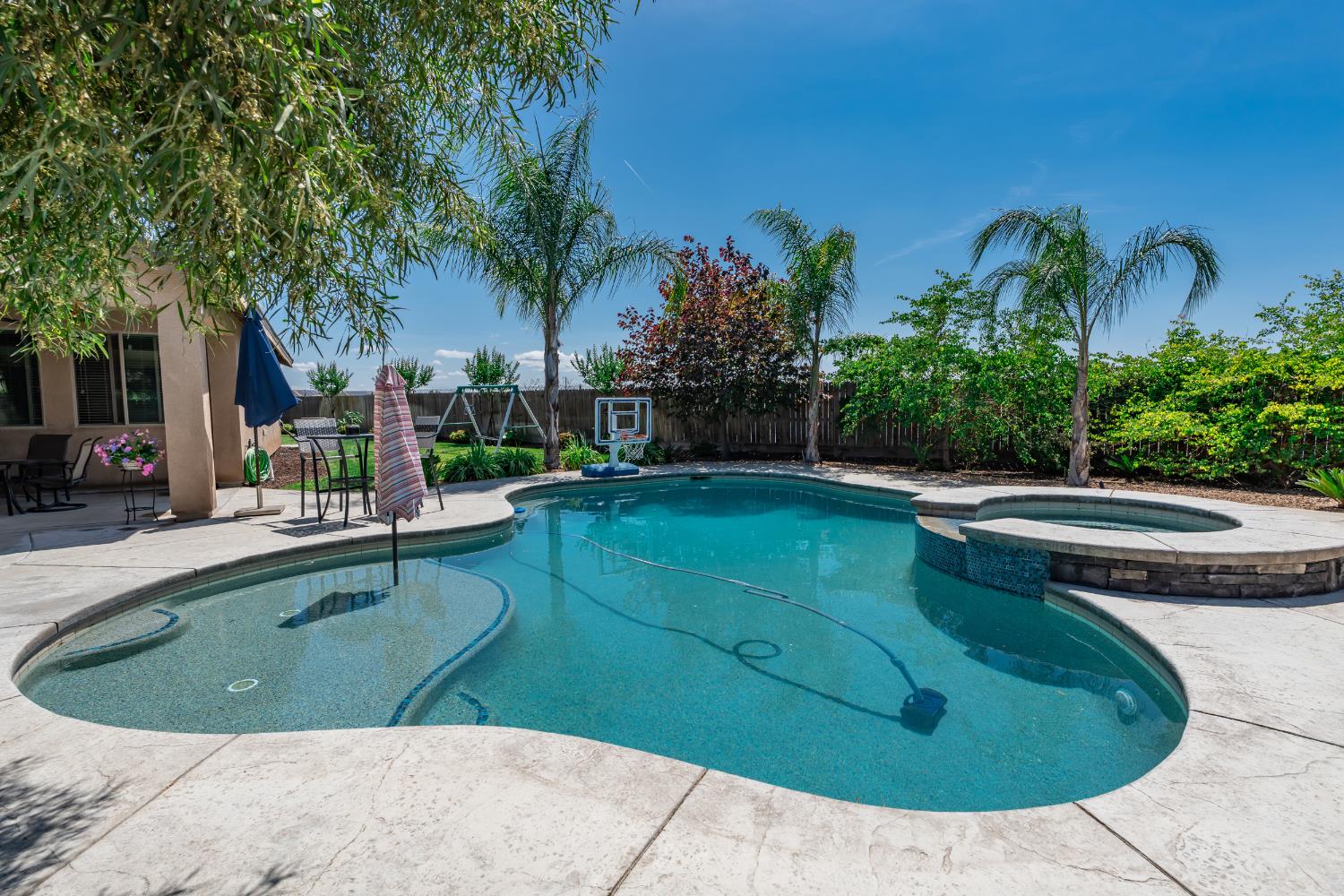 835 S Bliss Ave, Fresno, CA 93727