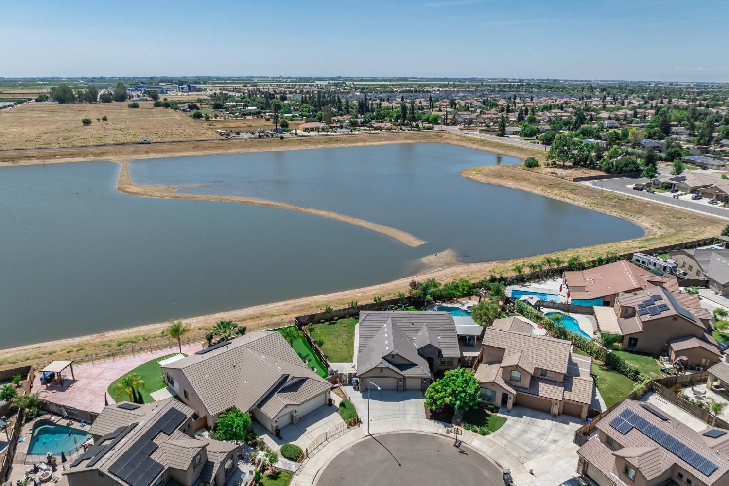 835 S Bliss Ave, Fresno, CA 93727