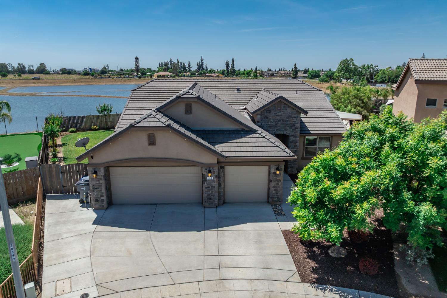 835 S Bliss Ave, Fresno, CA 93727