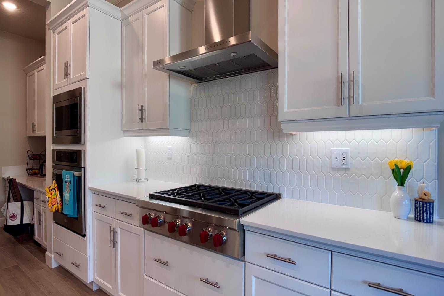 445 Bloom Ln, Clovis, CA 93619