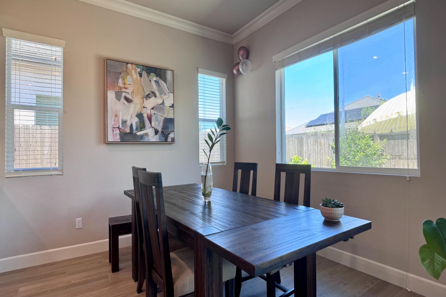 445 Bloom Ln, Clovis, CA 93619