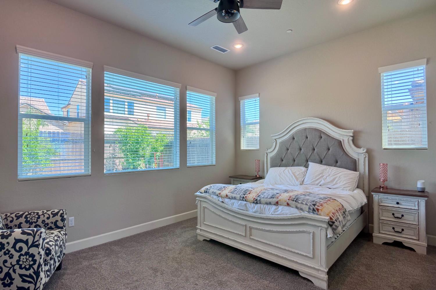 445 Bloom Ln, Clovis, CA 93619