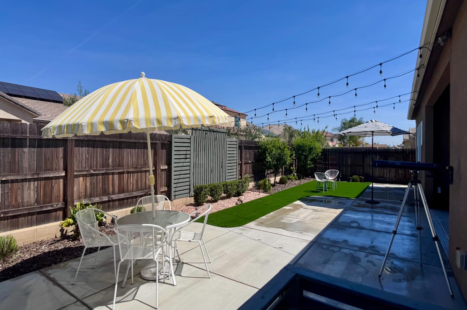 445 Bloom Ln, Clovis, CA 93619