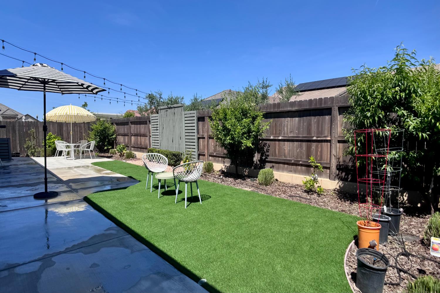 445 Bloom Ln, Clovis, CA 93619