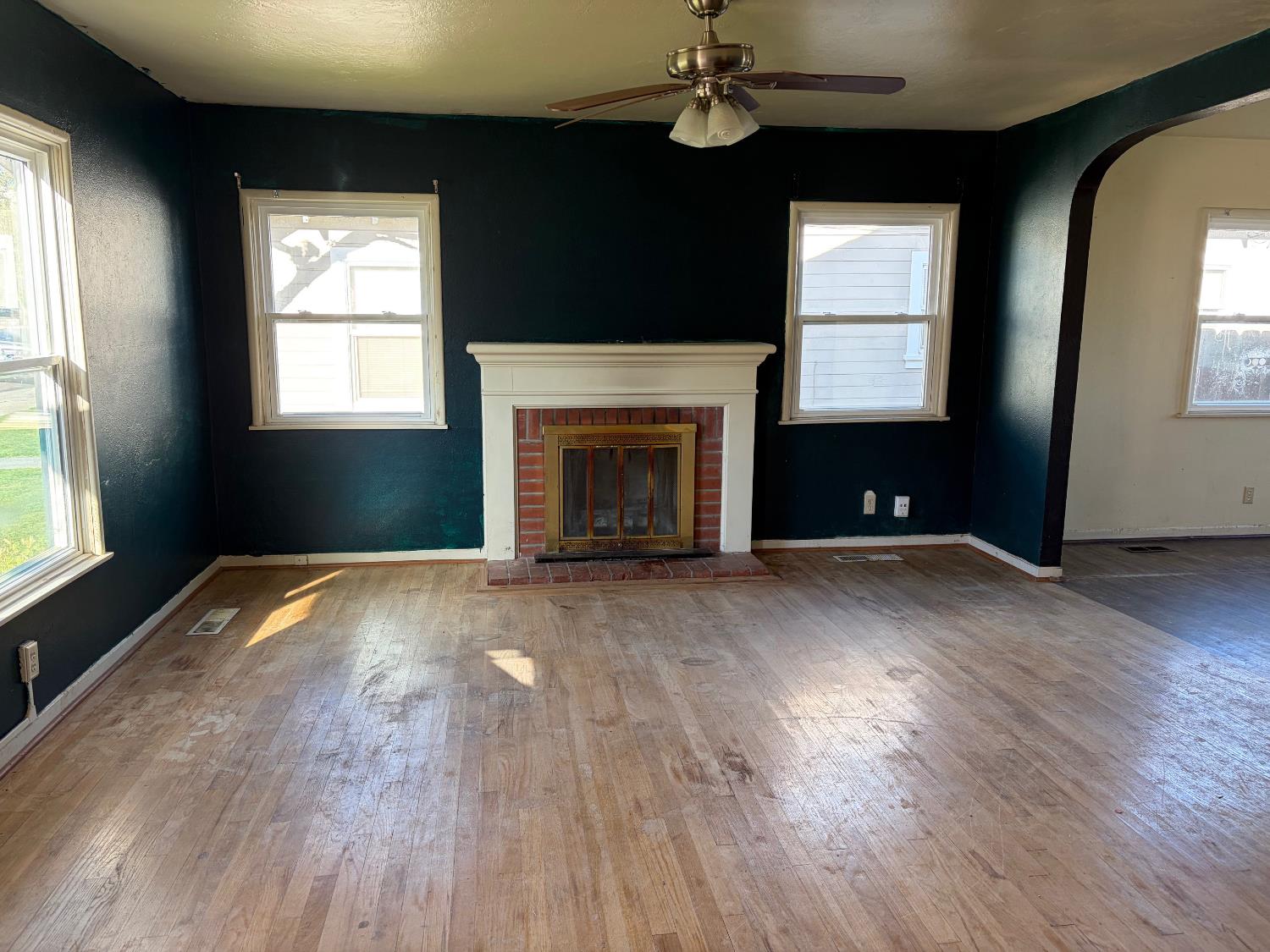 397 Hoover St, Coalinga, CA 93210